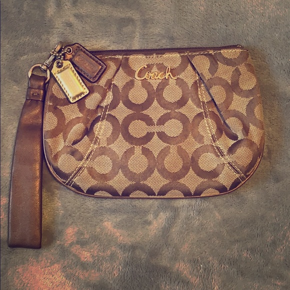 COACH wristlet - Picture 1 of 1